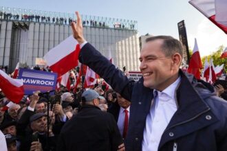 trump a cerut ca presedintele polonez nawrocki sa l inlocuiasca pe premierul tusk la discutia cu liderii europeni referitoare la ucraina 689d88a3e17f0