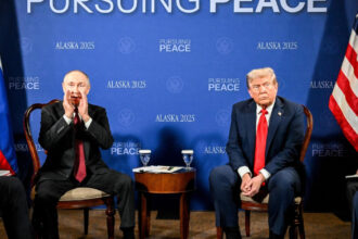 trump a vrut sa se ridice si sa plece solicitarea lui putin care a starnit revolta presedintelui american axios 68a33b4feb3c1