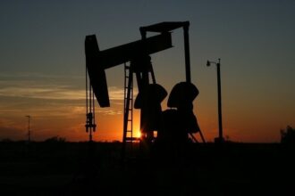 trump avertizeaza ca ar putea impune taxe suplimentare si asupra chinei similare cu cele aplicate indiei pentru ca achizitioneaza petrol rusesc 6894414361c4a