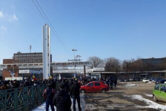 ultima ora arcelormittal hunedoara intrerupe temporar activitatea sute de angajati trimisi in somaj tehnic 68b2a1d53cf33
