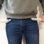 Știre de ultimă oră: Impozitele pentru locuințe se majorează cu 80% anul viitor! Dacă anul acesta ai achitat 200 de lei pentru apartamentul tău din București, pregătește-te să plătești peste 355 de lei. Creșteri semnificative și pentru impozitele pe terenurile agricole! 2 ultima ora impozitele pe locuinte cresc anul urmator cu 80 ai platit 200 de lei impozit anul acesta pentru un apartament in bucuresti la anul vei plati peste 355 de lei cresteri similare si la impo 68b06f57d7498