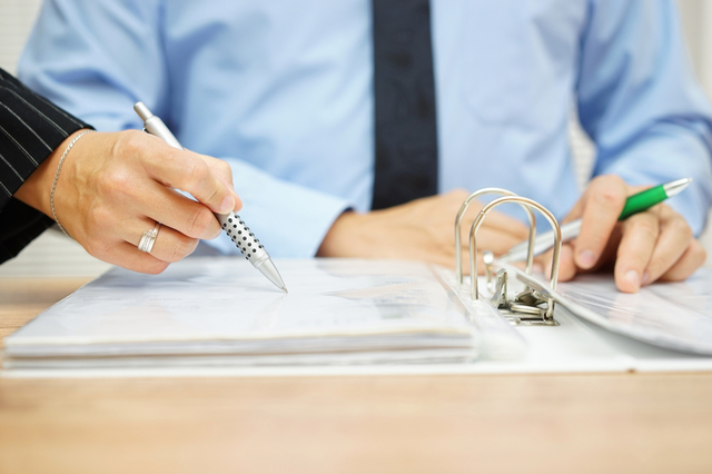 Știri de Ultimă Oră: Reguli stricte pentru companiile afectate financiar: Interzicerea dividendelor în cazul în care activele nete sunt sub 50% din capitalul social, iar împrumuturile acționarilor se transformă în acțiuni. 1 ultima ora masuri ample impotriva firmelor decapitalizate fara dividende daca activul net e sub jumatate din capitalul social subscris imprumuturile de la actionari vor fi convertite in actiuni 689dfdfcb6db7