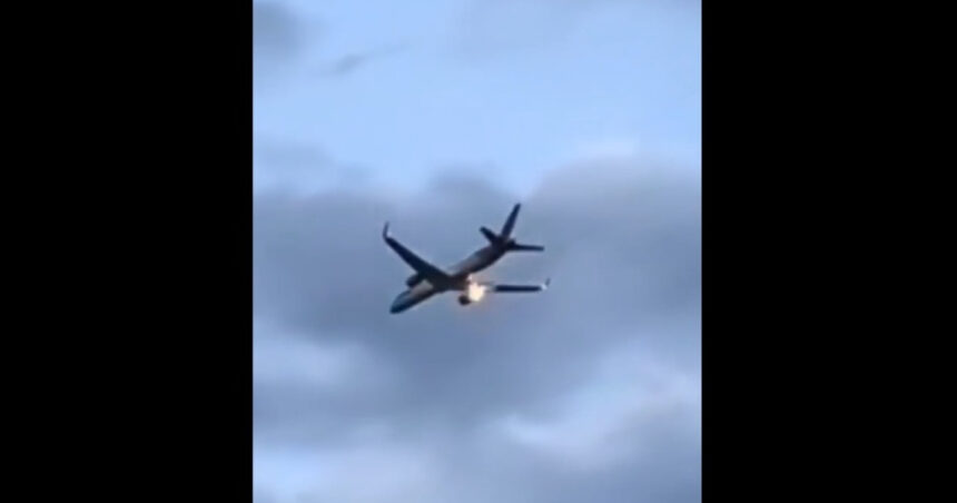 Aterizare dramatică în Italia: un zbor cu 273 de călători, cu motorul în flăcări, a stârnit panică. „Am crezut că ne despărțim” 1 un avion cu 273 de pasageri la bord a aterizat de urgenta in italia cu un motor in flacari am trimis mesaje de adio 68a30a313d83b