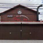 O oportunitate rară în inima Vama Veche: O pensiune de vânzare la prețul de 1,2 milioane de euro! 2 un complex situat in zona centrala din vama veche isi cauta un nou proprietar pensiunea poate fi cumparata cu 12 milioane de euro 68a6983019717