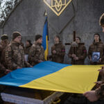 Confesiunea unui dezertor rus: execuția brutală a cinci soldați ucraineni capturați. „Au fost dezbrăcați, îngenunchiați și executați cu foc la cap” 2 un dezertor rus marturiseste cum au fost ucisi cinci soldati ucraineni capturati au fost dezbracati ingenunchiati s a tras la cap 68a9d9d04c537