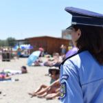 Un suspect de furt pe plajă, plasat sub supraveghere judiciară. Descoperă aici obiectele furate! 2 un individ suspectat ca ar fi furat de pe plaja pus sub control judiciar vezi aici bunurile sustrase 68a9bcdf4e726