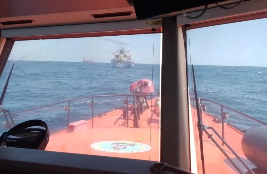Capturarea unei nave sub pavilion Comoros de către forțele ARSVOM: Detalii despre incident 1 un membru al unei nave aflate sub pavilion comoros preluat de una dintre navele arsvom ce s a intamplat 689f2687654da