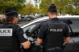 un mort si cinci raniti dupa ce o masina a intrat intentionat intr un grup de pietoni in franta 68b2ea4186ac5