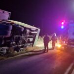 Accident rutier spectaculos: Un TIR s-a prăbușit pe traseul Constanța-Tulcea 2 un tir s a rasturnat intre constanta si tulcea 68aeae4becdc3