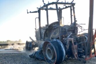 un tractor a ars pe dn2a intre vadu oii si harsova 68a03ccd8457b