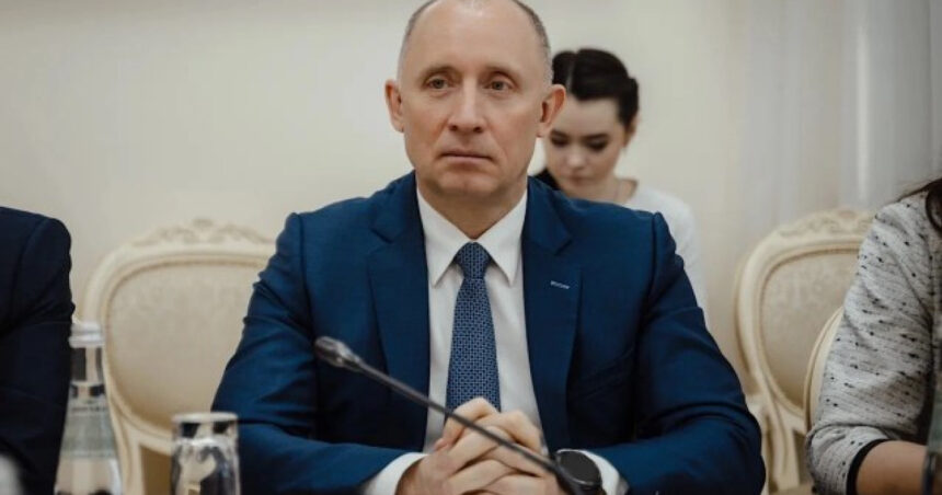 Un viceguvernator rus a sustras un miliard de ruble menționați pentru fortificări în regiunea pe care ar fi trebuit să o protejeze. 1 un viceguvernator rus a furat un miliard de ruble destinat fortificatiilor regiunea pe care trebuia sa o apere 68ac367c9b5a9
