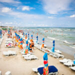 Vacanțele la malul mării devin mai prietenoase cu bugetul în ultima parte a lui august! 3 vacantele pe litoral devin mai accesibile pe final de august 68b304708711f