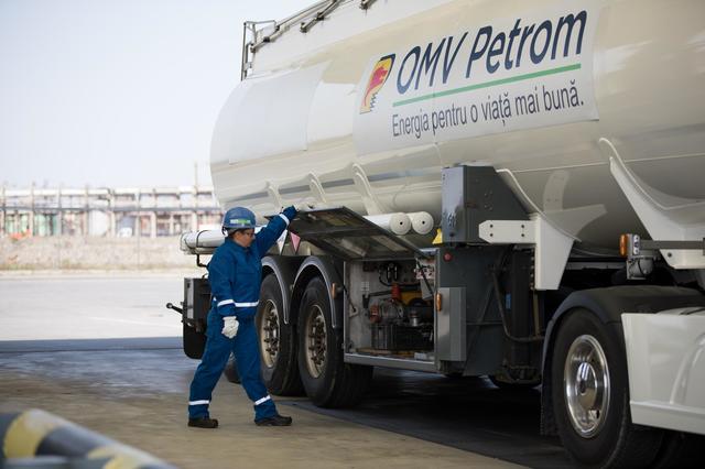 OMV Petrom raportează o creștere de 1% a vânzărilor de combustibili, optimistă în fața majorării accizelor și TVA-ului 1 vanzarile de carburanti din benzinarii ale liderului pietei omv petrom au urcat cu 1 compania nu crede ca cererea va fi afectata in acest an in pofida majorarii accizelor si tva 6895c0f90b2be