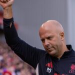 Entuziasm în rândul suporterilor Liverpool înainte de Supercupa Angliei! Duelul cu Crystal Palace se va desfășura pe VOYO duminică, începând cu ora 17:00 3 veste buna pentru fanii lui liverpool inainte de supercupa angliei meciul cu crystal palace e in direct pe voyo duminica de la ora 1700 6897600f90220