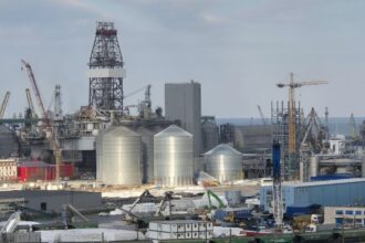 vezi aici lista celor mai puternice firme interesate de sistematizarea danei 99 din portul constanta in valoare de 25 de milioane de euro dosar la dna 688c2f5285d01