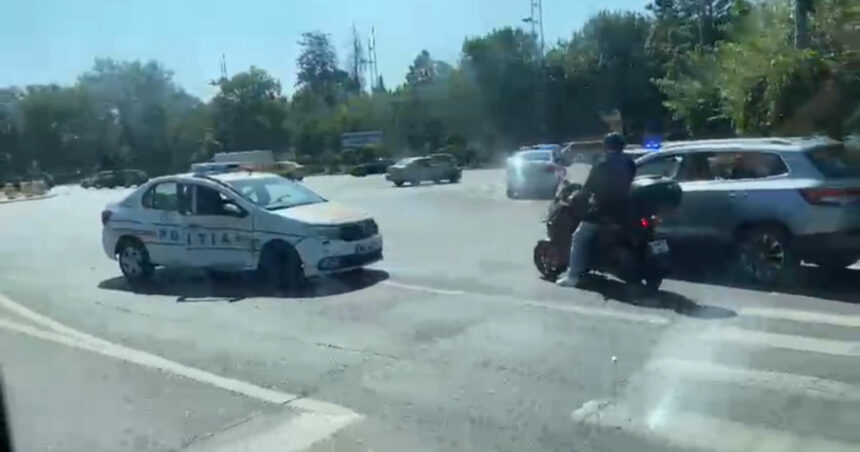 Coliziune spectaculoasă la Arcul de Triumf din București: O agentă de poliție, rănită și transportată la spital. 1 video accident cu o masina a politiei la arcul de triumf din bucuresti o politista a fost ranita si dusa la spital 68aeda0a04482
