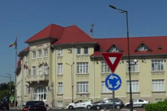 video anaf pune sechestru pe sediul primariei giurgiu primar orasul e in faliment de mult timp ma executa pe praful de pe toba 6890d15e55a45