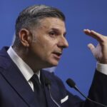 ASF dezvăluie detalii despre proiectul pensiilor private, lansat în exclusivitate de Profit.ro: Se apropie o perioadă aglomerată. În Europa nu există un sistem de pensii care să permită retragerea integrală a fondurilor. 3 video asf explica proiectul pensiilor private prezentat in premiera de profit ro vine un varf de sarcina nu exista nicaieri in europa sistem de pensii in care sa poti retrage toti banii 6895e76156c25