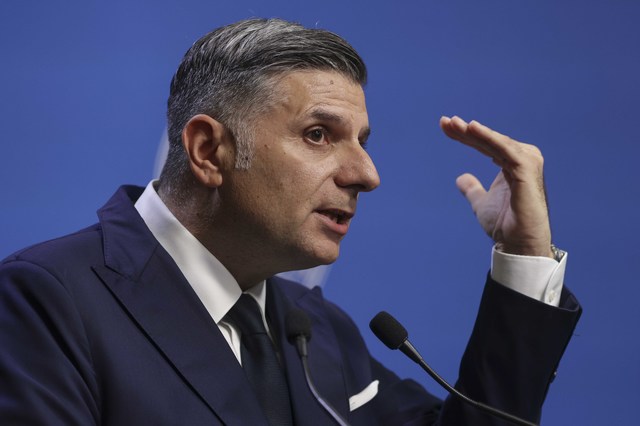 ASF dezvăluie detalii despre proiectul pensiilor private, lansat în exclusivitate de Profit.ro: Se apropie o perioadă aglomerată. În Europa nu există un sistem de pensii care să permită retragerea integrală a fondurilor. 1 video asf explica proiectul pensiilor private prezentat in premiera de profit ro vine un varf de sarcina nu exista nicaieri in europa sistem de pensii in care sa poti retrage toti banii 6895e76156c25