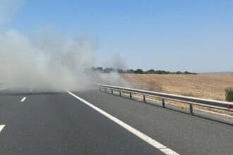video autostrada soarelui inchisa din cauza unui incendiu de vegetatie traficul catre bucuresti a fost deviat 6899d6a9e3799