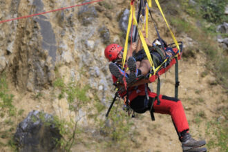 video avertisment de la salvamont creste numarul apelurilor de la turisti cu simptome de infarct recomandari pentru drumetiile pe canicula 68a1afac1c6e5