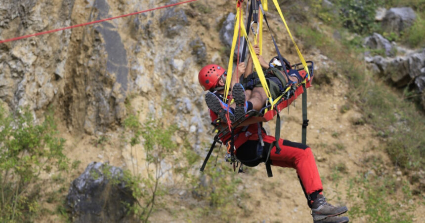 Atenție din partea Salvamont: Apelurile de urgență din partea turiștilor cu simptome cardiace sunt în creștere. Sfaturi utile pentru drumeții în căldură extremă! 1 video avertisment de la salvamont creste numarul apelurilor de la turisti cu simptome de infarct recomandari pentru drumetiile pe canicula 68a1afac1c6e5