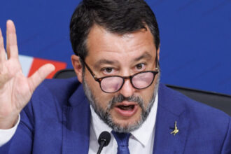 video campanie controversata in italia vicepremierul salvini cere demolarea taberelor de romi de la ce a pornit scandalul 689ecf4108f4a