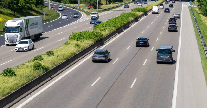 Câte șosele moderne se vor deschide până la finalul anului: Noutăți de la autoritățile de transport! 1 video cati kilometri noi de autostrada vor fi gata pana la sfarsitul anului anuntul autoritatilor din domeniul transporturilor 6890ff89ae6da