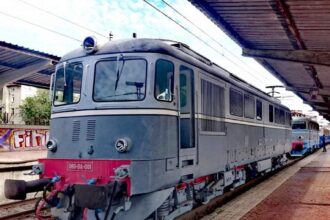 video cfr calatori precizari oficiale in cazul trenurilor cu intarzieri de pana la 200 de minute calatorii mutati intr un alt tren spun martorii 689ef88518903