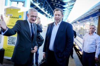 video continua desantul diplomatic la kiev liderii din norvegia si germania au sosit in ucraina 68ac2f77d2958