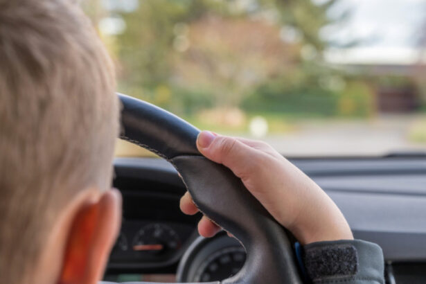 video copil de 11 ani prins la volanul unei masini in judetul dolj politistii l au urmarit pe strazi dupa ce minorul a fugit de ei 689f2e9d98c42