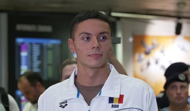 video david popovici la sosirea in romania eu baiatul din pantelimon declaratia serii 688fc86435d6f