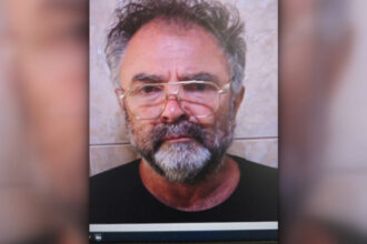 video detinutul evadat din ambulanta care il ducea la jilava a fost prins a sarit pe geamul autospecialei si s a ascuns pe camp 689d7c1f9ab9c