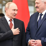 „Îngrijorarea umană încetinește avansul: Aleksandr Lukașenko despre intențiile umanității ale lui Putin în conflictul din Ucraina” 2 video e lent pentru ca ii pasa aleksandr lukasenko crede ca pornirile umanitare ale lui putin franeaza avansul militar rus in ucraina 6890e646562ac