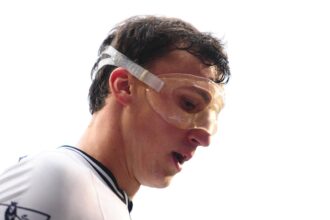 video exclusiv chiricheeeees vezi aici torpila fundasului de pe vremea cand evolua la tottenham in premier league 68920fa5d015a