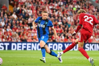 video exclusiv gestul facut de hugo ekitike dupa golul marcat in liverpool bournemouth fanii l au aplaudat frenetic 689f92e6163d2