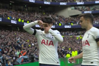 video exclusiv zece ani in sapte minute magnificul son capitanul lui radu dragusin de la tottenham premier league se vede pe voyo 6893170696ab0