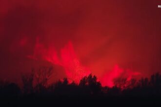 video franta se lupta cu cel mai mare incendiu de vegetatie din 1949 6894682f3c98c