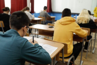 video haos la inceput de an scolar clase comasate limite mai mari de elevi ce schimbari vor fi la fiecare ciclu 68b00ef45ad5d