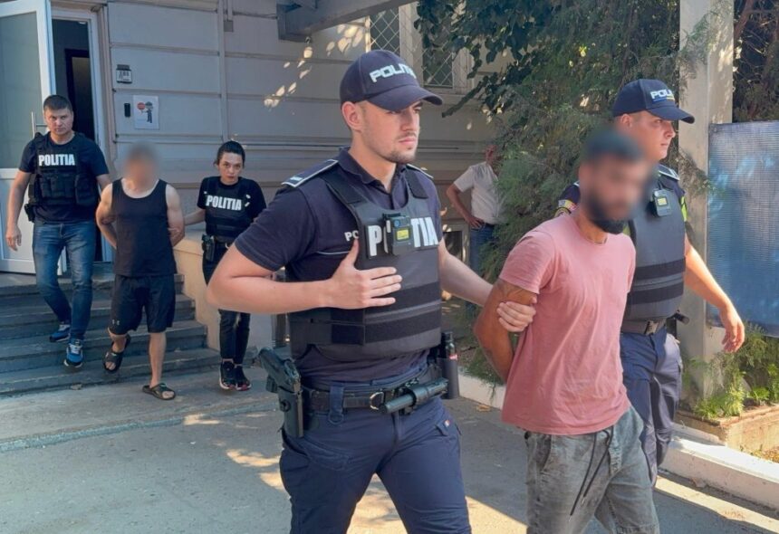 Captura fulger a hoților: jaf în Eforie, unde banii și ceasurile au dispărut! 1 video hoti prinsi in timp record dupa ce au furat dintr un hotel din eforie bani si ceasuri 68a6f6ce62862