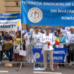 video inceputul de an scolar sub semnul intrebarii profesorii protesteaza in fata ministerului educatiei care sunt nemultumirile lor 68ac250115230