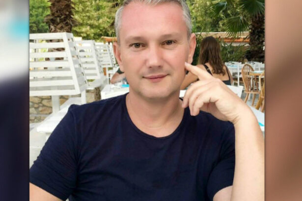 video milionar condamnat pentru ca ar fi vrut sa si ucida sotia eliberat din inchisoare dupa 3 zile el a fost aparat de ministrul justitiei 689b13181c61f