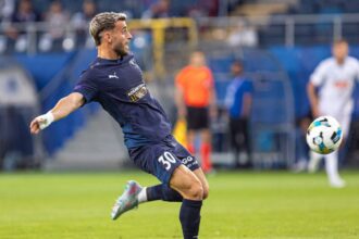 video nu e gluma vlad dragomir joaca acum atacant la pafos echipa calificata in play off ul champions league 689c78499837c