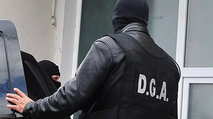 Percheziții fulger ale DGA! Agenți din Poliția Rutieră în centrul unei anchete de corupție 1 video perchezitii dga mai multi agenti de la politia rutiera vizati intr un dosar de coruptie 68a3336e916ed