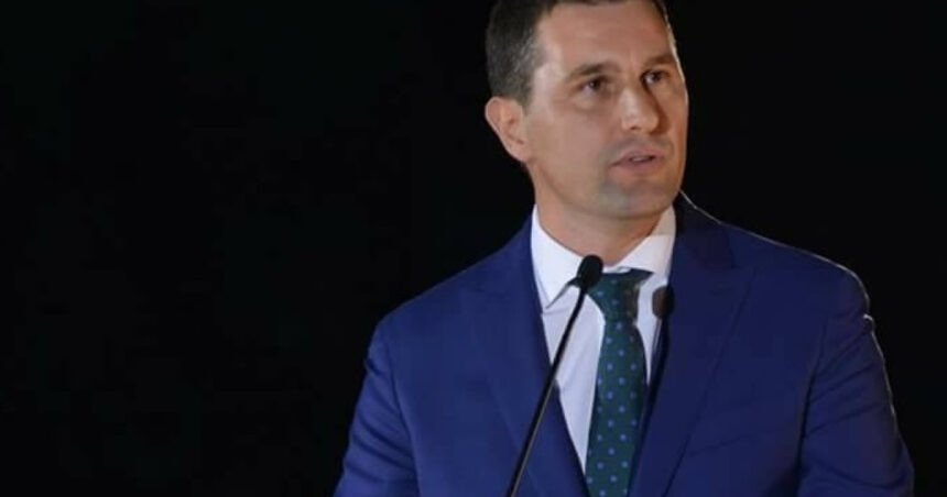 UDMR sugerează soluții inovatoare pentru îmbunătățirea companiilor de stat: Tanczos Barna explică cum autoritățile locale pot integra servicii. 1 video propunerea udmr pentru eficientizarea companiilor de stat autoritatile locale sa poata comasa servicii explicatiile lui tanczos barna 689114e4f33bd
