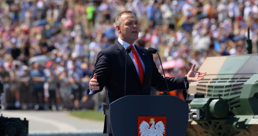 „Rusia nu este de neînvins: Președintele Poloniei subliniază triumful asupra bolșevicilor ca dovadă” 1 video rusia nu e invincibila victoria poloniei asupra bolsevicilor demonstreaza asta afirma presedintele poloniei 689fa22e1c498