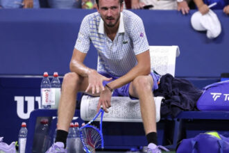 video rusul daniil medvedev amendat cu 42 500 de dolari dupa ce a facut o criza de nervi la us open 68b0b20e56c62