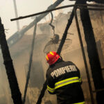 Flăcările mistuie pădurile Greciei: aproape 8.000 de persoane evacuate, cu sprijinul zecilor de pompieri români! 3 video s au aprins din nou padurile greciei aproape 8 000 de oameni evacuati din calea flacarilor zeci de pompieri romani trimisi sa ajute 689c3a4b16788