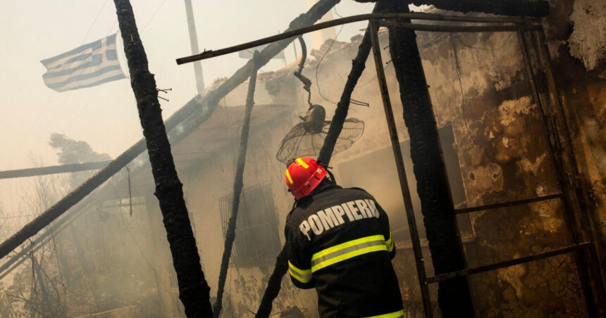 Flăcările mistuie pădurile Greciei: aproape 8.000 de persoane evacuate, cu sprijinul zecilor de pompieri români! 1 video s au aprins din nou padurile greciei aproape 8 000 de oameni evacuati din calea flacarilor zeci de pompieri romani trimisi sa ajute 689c3a4b16788