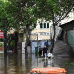Furia taifunului în Vietnam: 7 vieți pierdute și 34 de răniți, mii de clădiri, inclusiv școli și spitale, la pământ. 2 video taifun devastator in vietnam 7 morti si 34 de raniti uraganul a distrus mii de cladiri printre care zeci de scoli si opt spitale 68aec817b1bc1